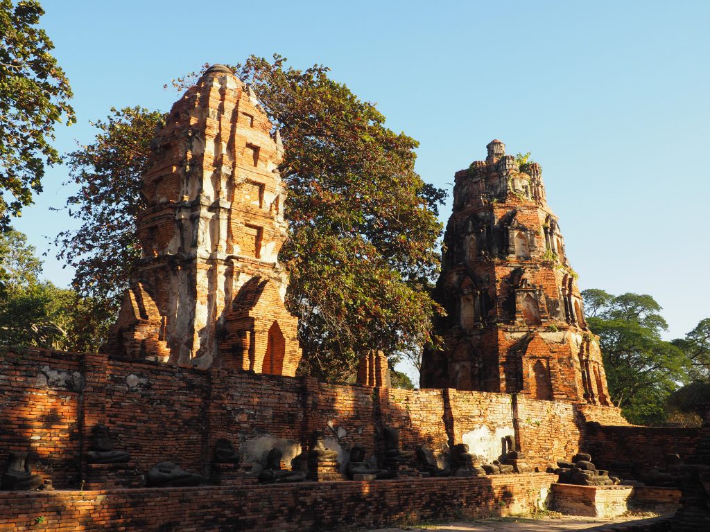 temple ayutthaya thailandee