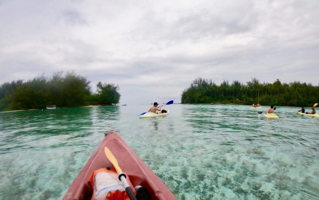 canoe-moorea