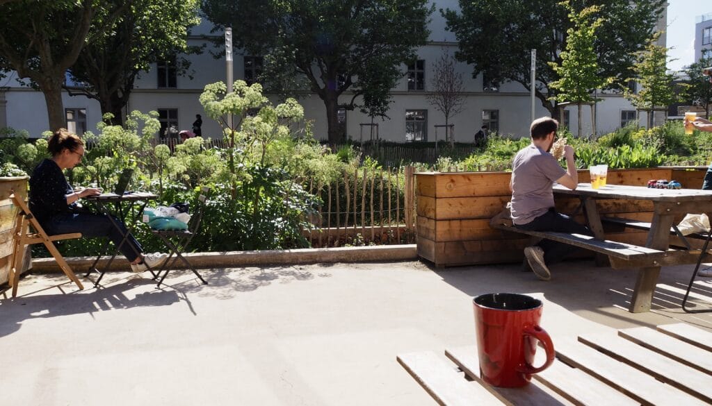 Boire un verre à la Maison du Zero Déchet à Paris