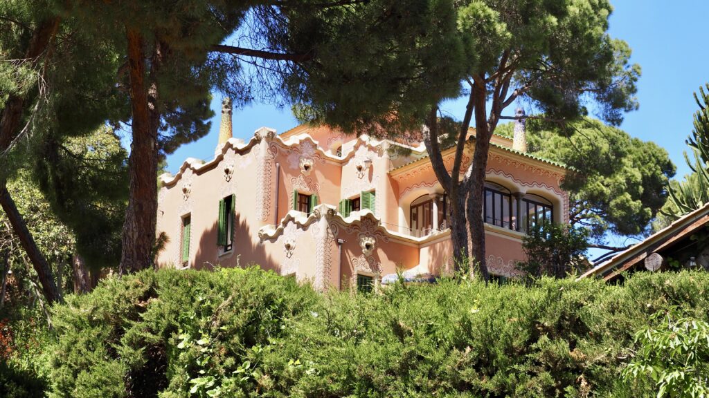 La maison rose du parc Guell